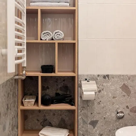 Deluxe Dunavska 4 نوفي ساد